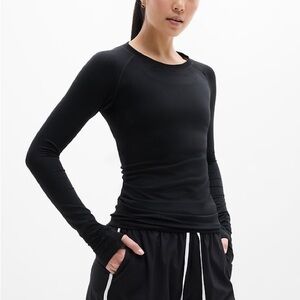 Women’s Black ATHLETA Sz M Momentum Seamless Top Thumbholes Workout Activewear